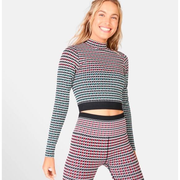 Fabletics Camryn Houndstooth Long Sleeve Top crop red white green black - Picture 2 of 8